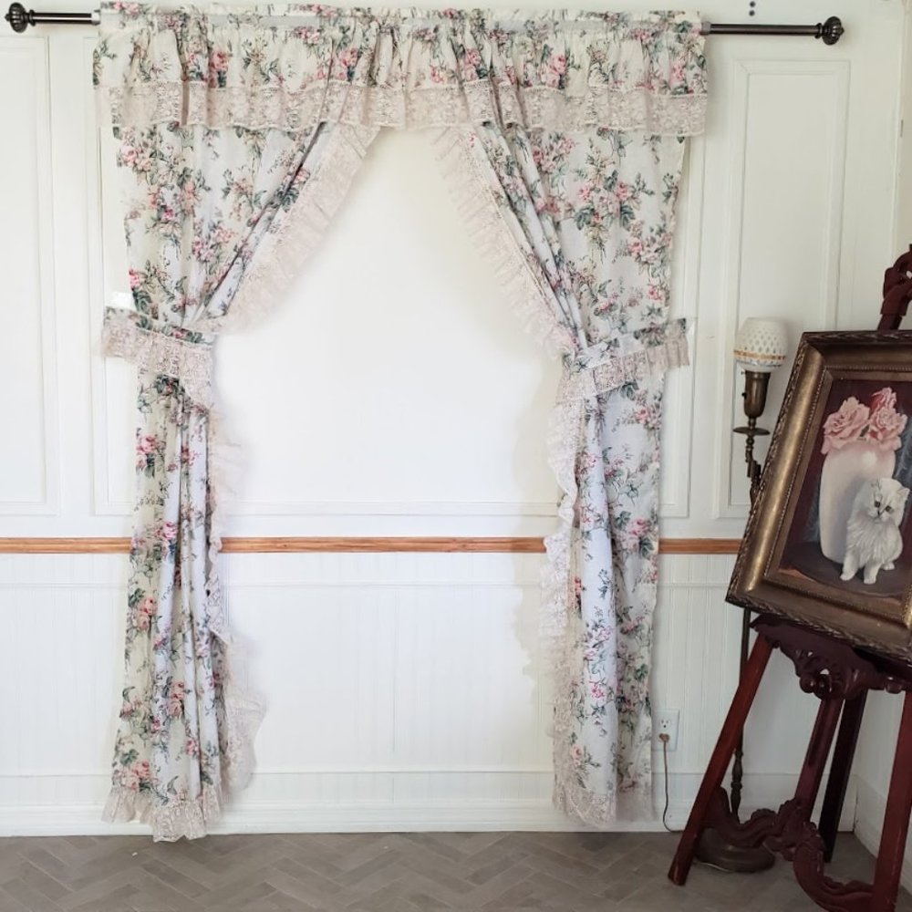 Vtg Priscilla Curtains Antique Rose Lace 84W x 87L